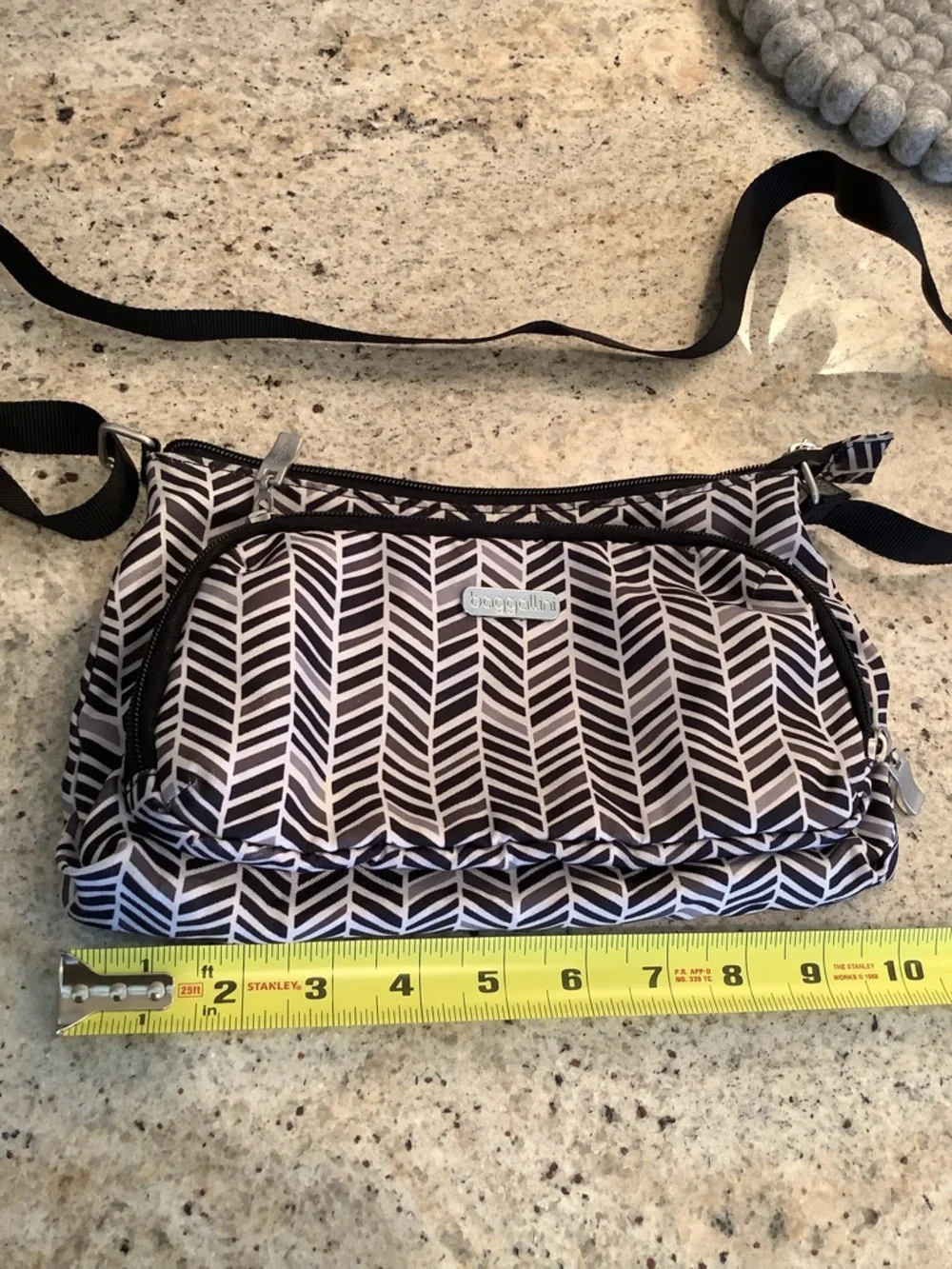 Baggallini Black & White Chevron Crossbody Bag